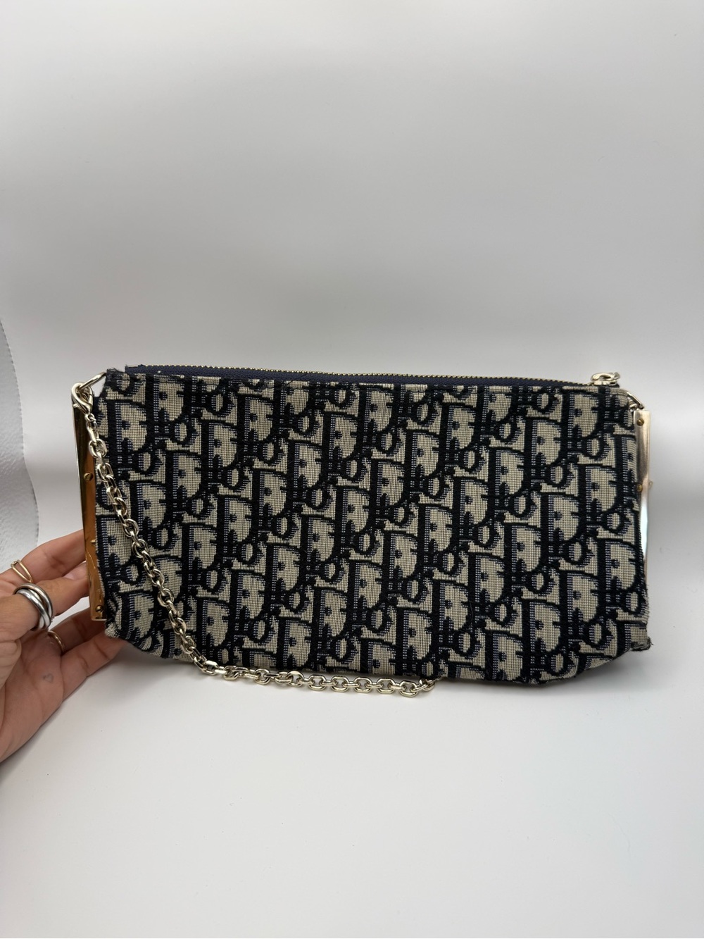 Designer Inspired Black & Cream Shoulder Bag - Picture 7 of 8